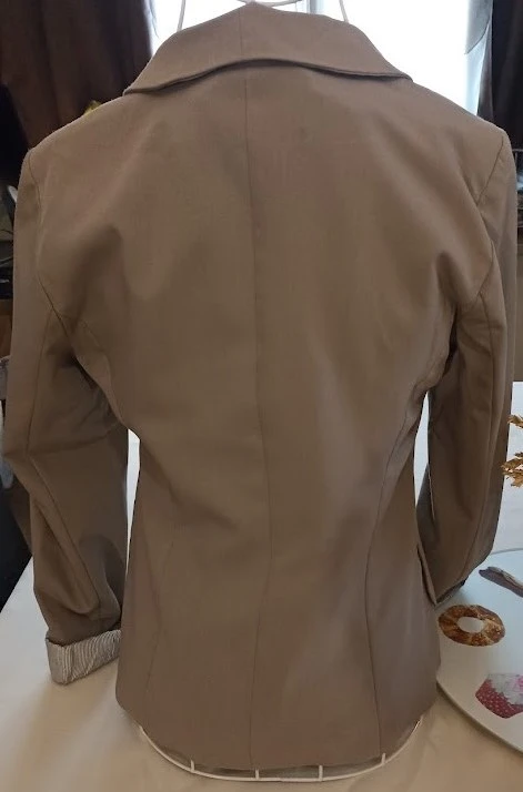Chaqueta ceñida Hippocampe Taupe – T34 (Excelente estado) – photo 6